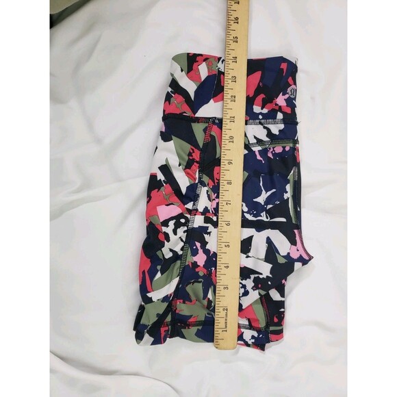 Lululemon Speed Track Shorts Side Pockets Multi Color Women's 4 Running Workout - Picture 8 of 10
